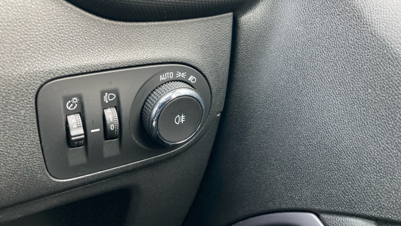 Vauxhall Crossland 1.2 Design 5dr Petrol Hatchback